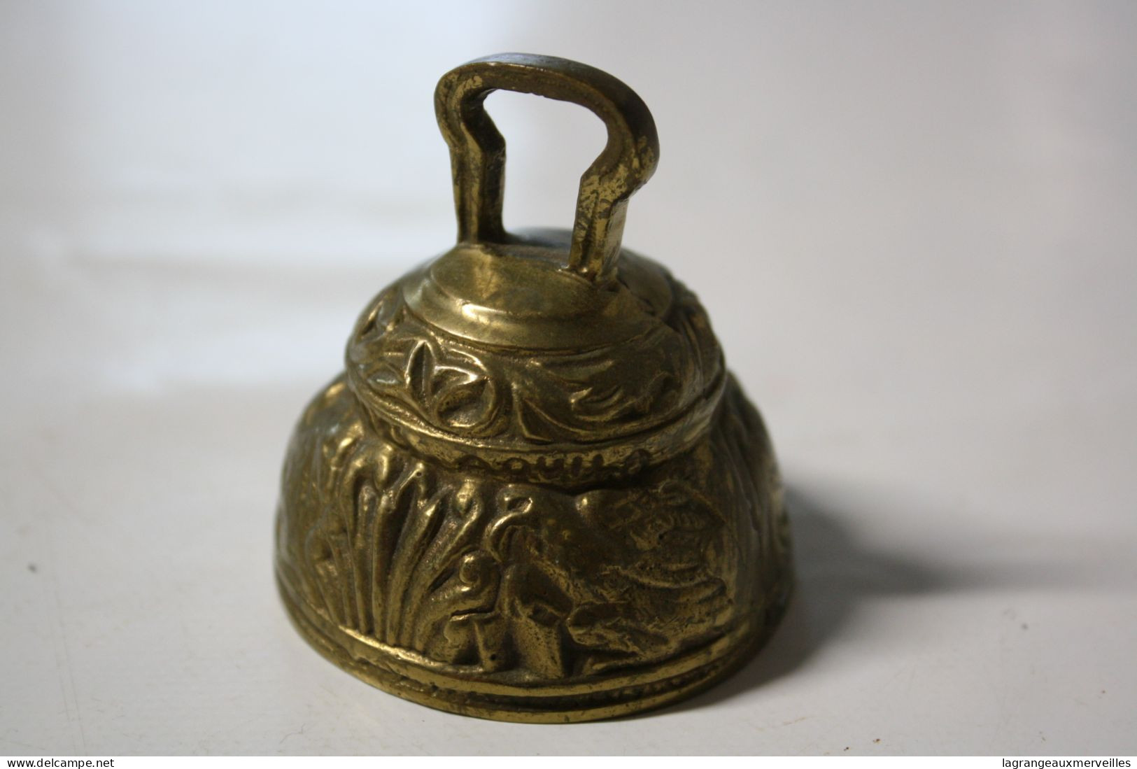 C290 Ancienne Cloche En Bronze - Laiton - Antique éléphant - Klokken