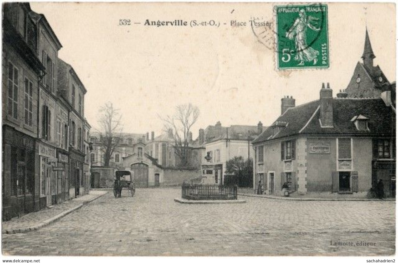 91. ANGERVILLE. Place Tessier. 532 - Angerville