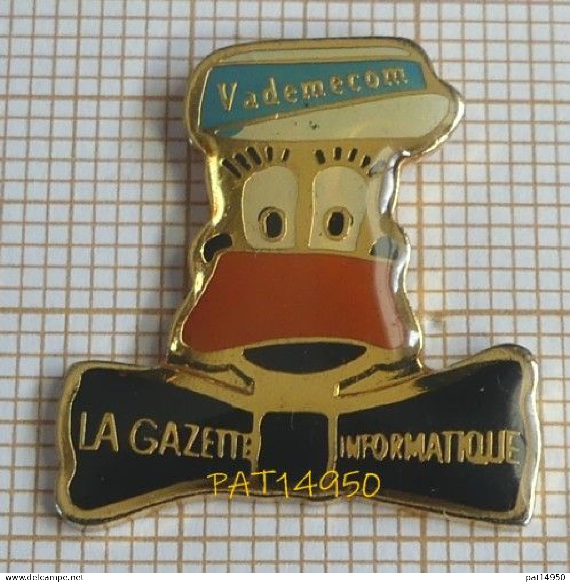 PAT14950 VADEMECOM LA GAZETTE INFORMATIQUE CANARD Avec NOEUD PAPILLON REVUE MAGAZINE PRESSE ECRITE - Informatique