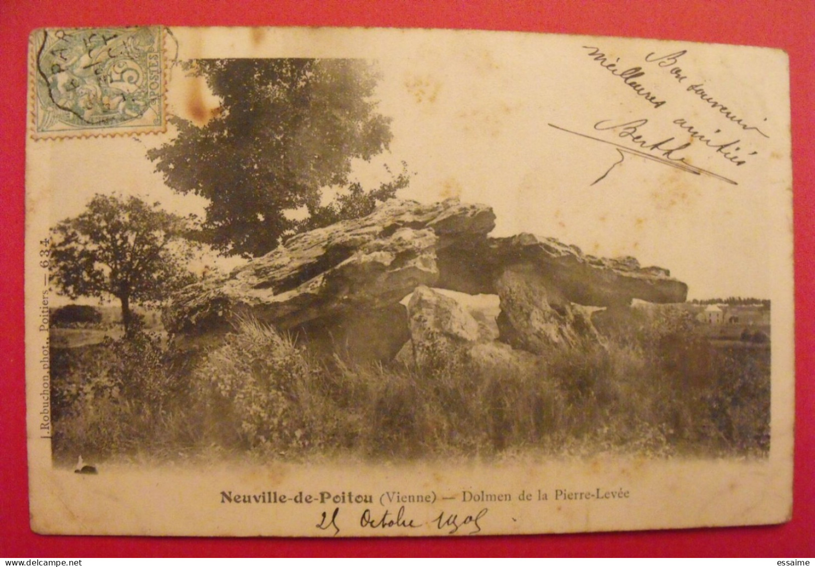 Carte Postale Vienne 86. Neuville De Poitou. Dolmen De La Pierre Levée - Neuville En Poitou