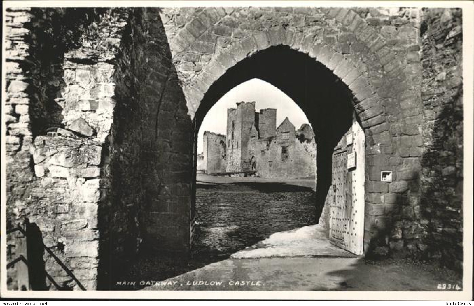 11250513 Ludlow Henley Main Gateway
Castle South Shropshire - Shropshire