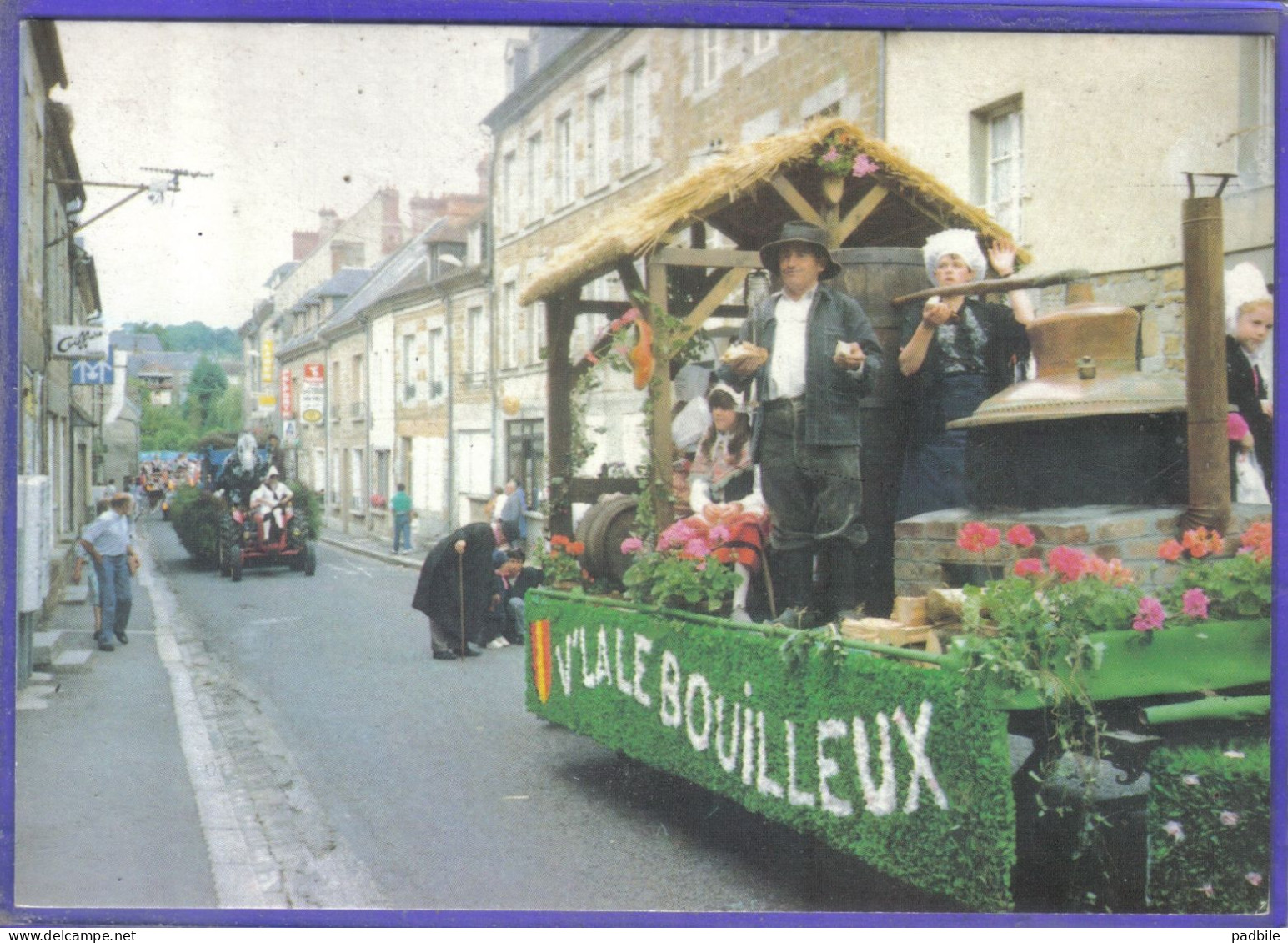 Carte Postale 61. Putanges  Comice Agricole 1988 Le Char Des Bouilleurs De Crus  Très Beau Plan - Putanges