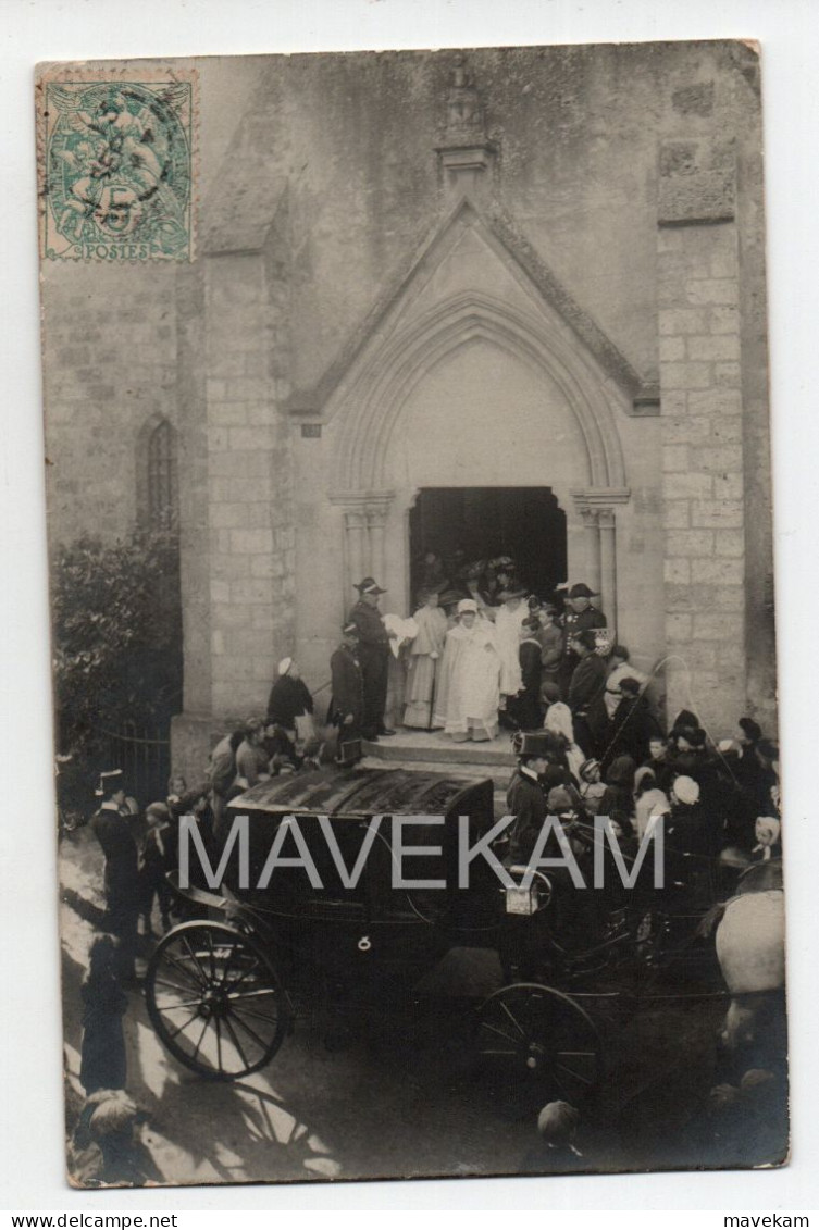 Cpa Photo Trés Animée  " Sortie D'une église à Identifier " ( Bicornes, Caleche ) - Noces