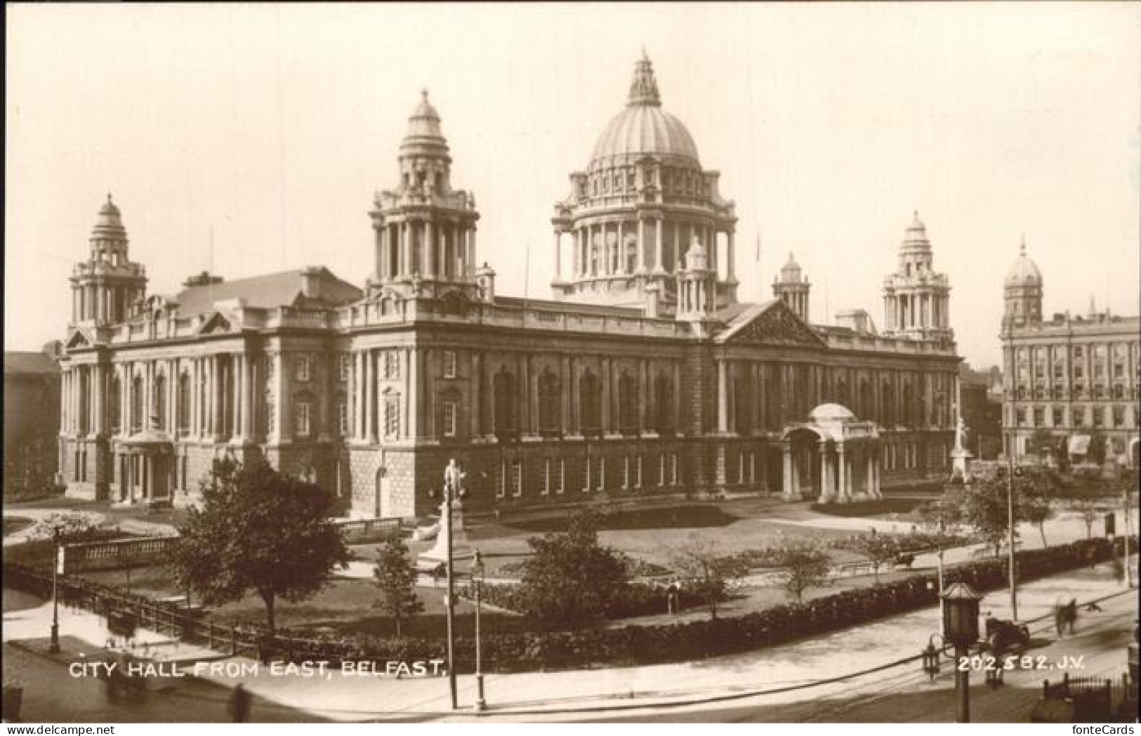 11231933 Belfast City Hall From East Belfast - Autres & Non Classés