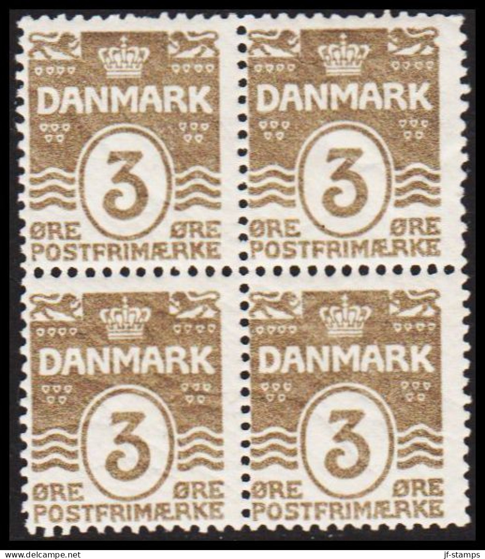 1905. DANMARK. Numeral. 3 Øre Grey. Perf. 12 3/4. Fine 4-block Never Hinged. (Michel 44A ) - JF541068 - Nuovi
