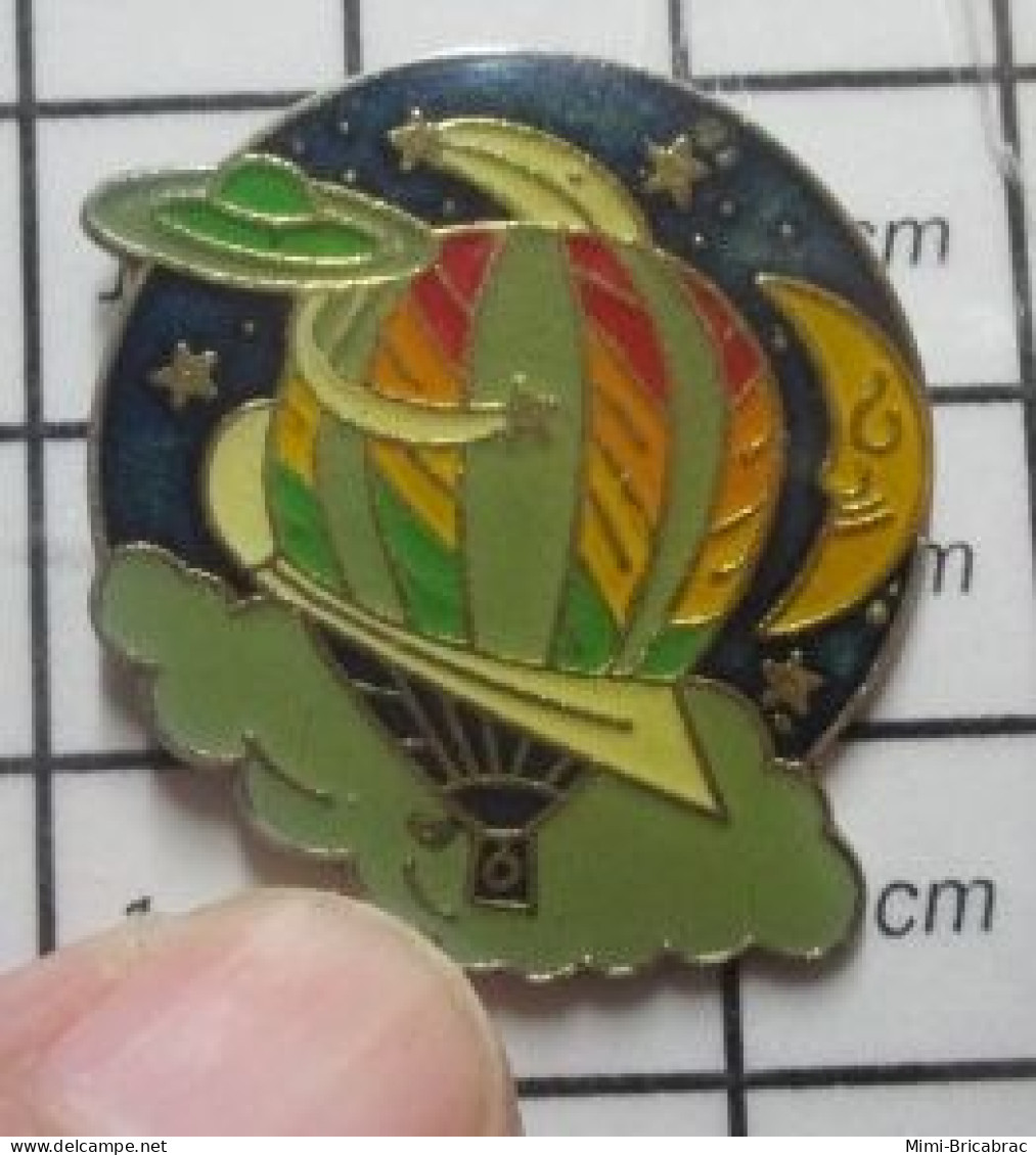 411i Pin's Pins / Beau Et Rare / MONTGOLFIERES / BALLON LIBRE CROISSANT DE LUNE PLANETE A ANNEAU - Mongolfiere