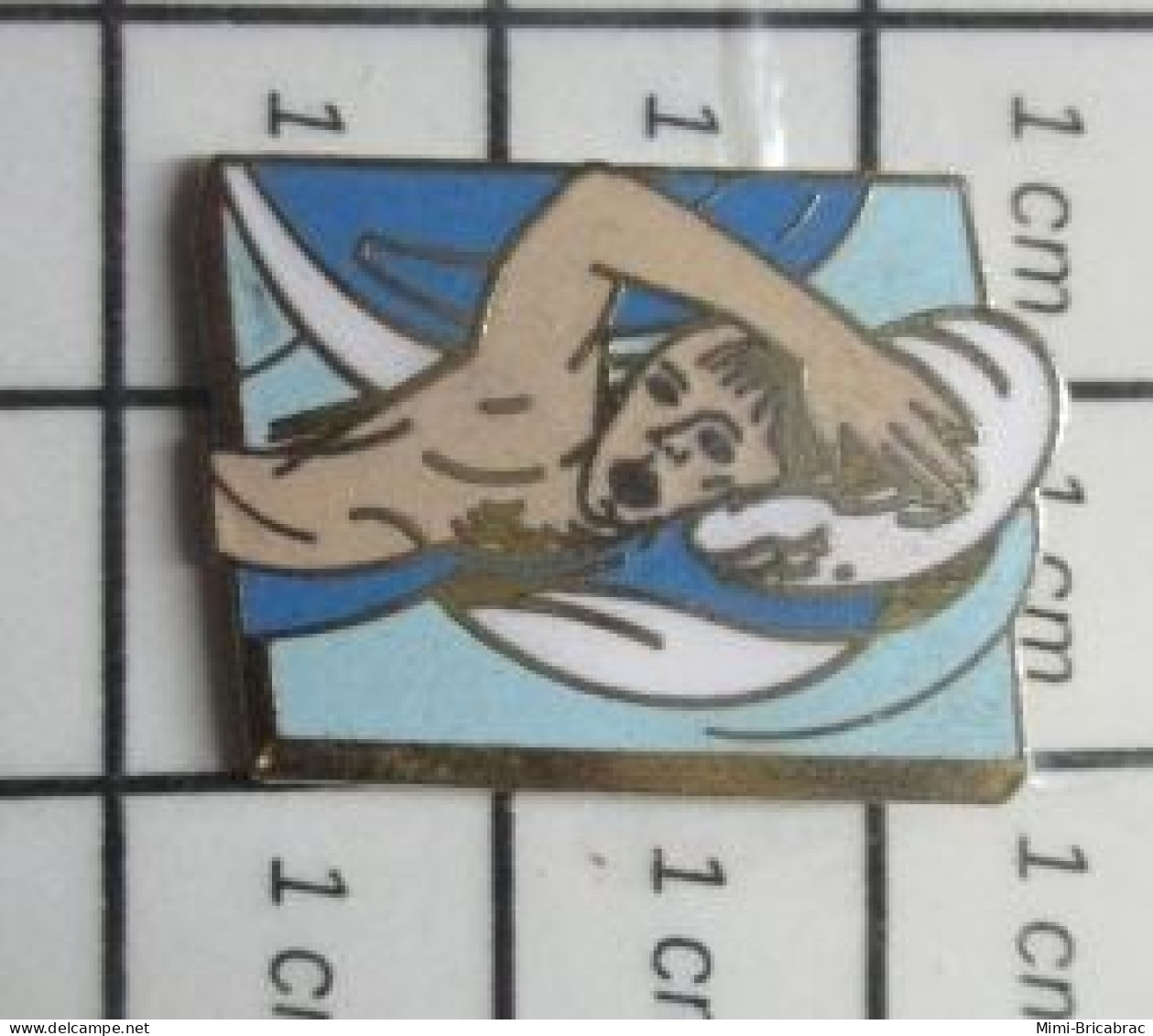 511A Pin's Pins / Beau Et Rare / SPORTS /  NATATION NAGEUR CRAWL PISCINE - Natation