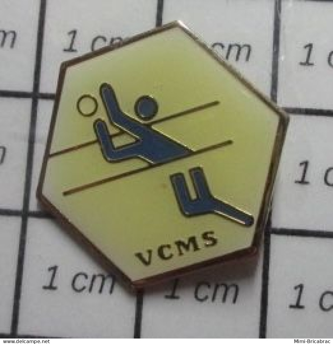 511a Pin's Pins / Beau Et Rare / SPORTS / CLUB VOLLEY-BALL VCMS - Volleybal