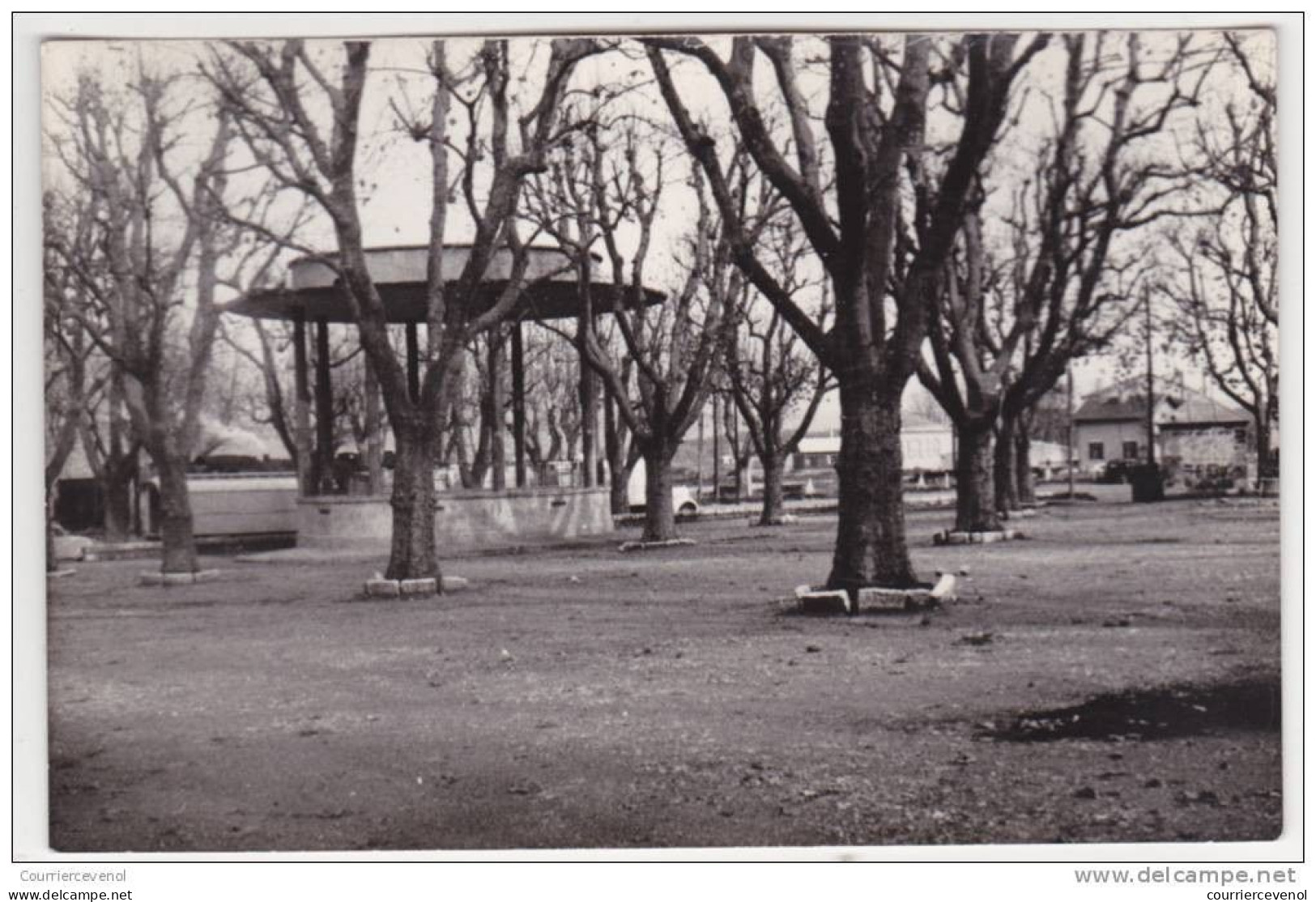 CPSM - TRETS (Bouches Du Rhône) - Place De La Gare - Trets