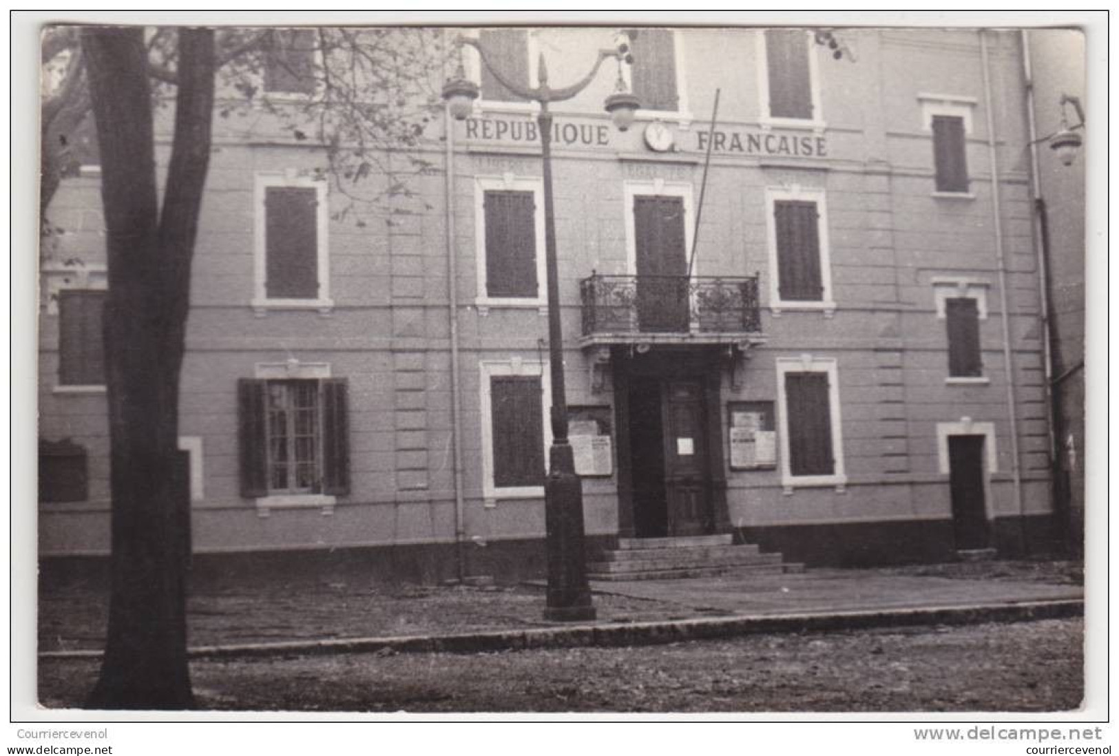 CPSM - TRETS (Bouches Du Rhône) - L' Hôtel De Ville - Trets