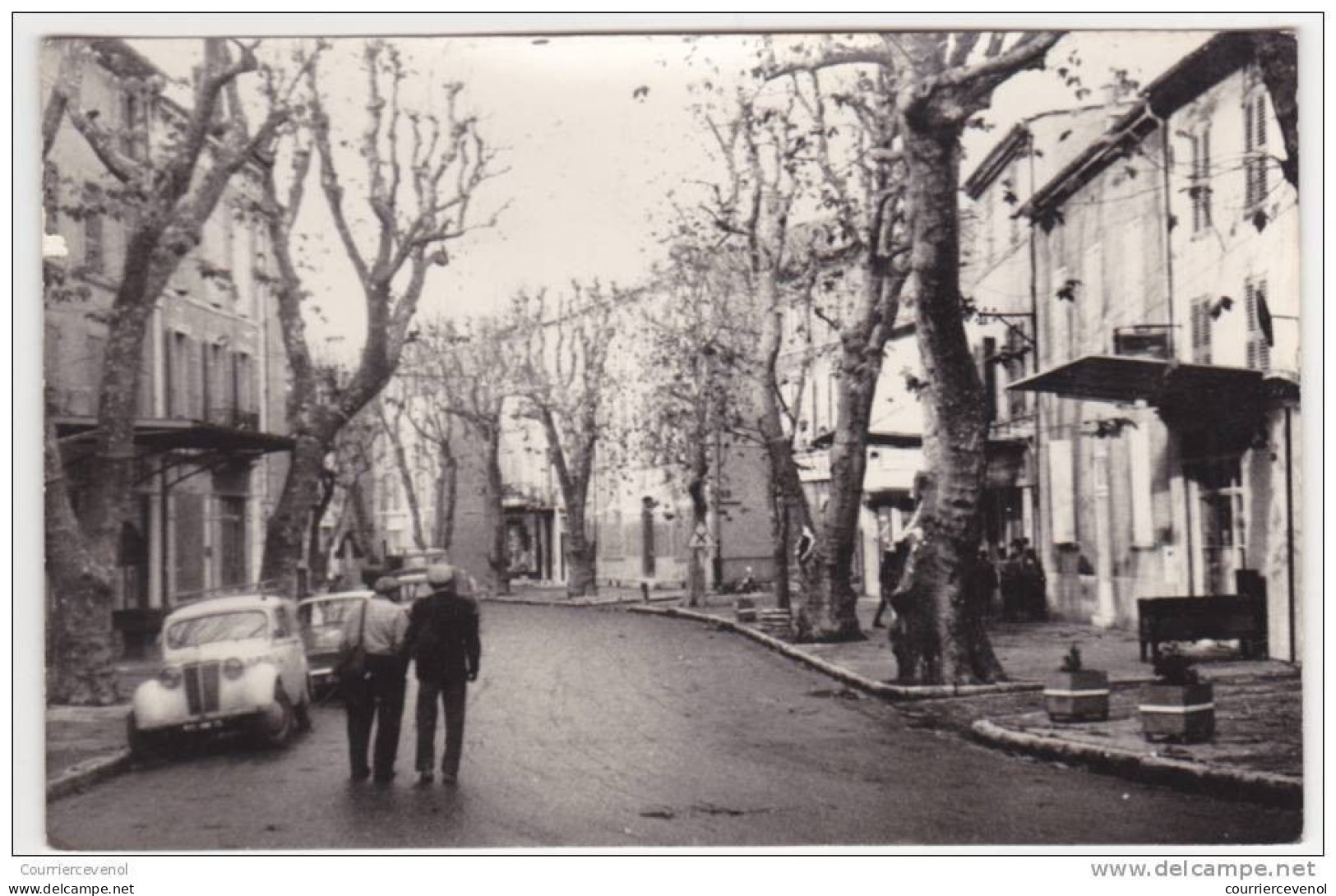 CPSM - TRETS (Bouches Du Rhône) - Boulevard De La République - Trets