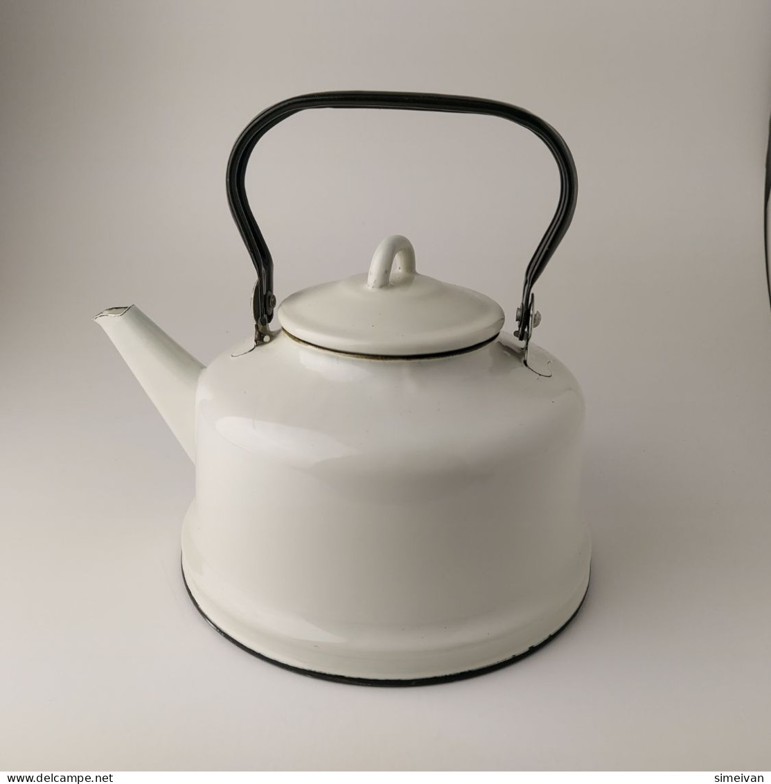 Vintage Enamel Tea Kettle Pot Metal White Black Handle 2.5 Litters Teapot #5465 - Teiere