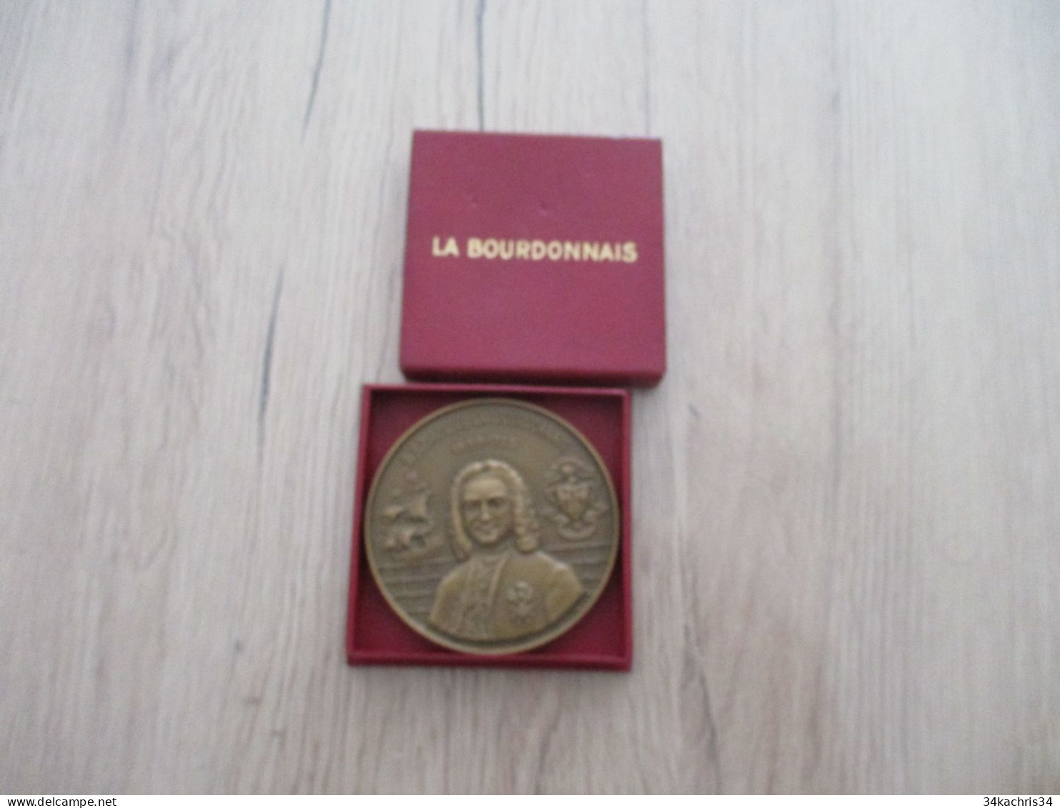 Médaille De Table La Bourdonnais Compagnies Messageries Maritimes 1953 5.5 Diam 100g Environs Dans Sa Boite - Maritime Decoration
