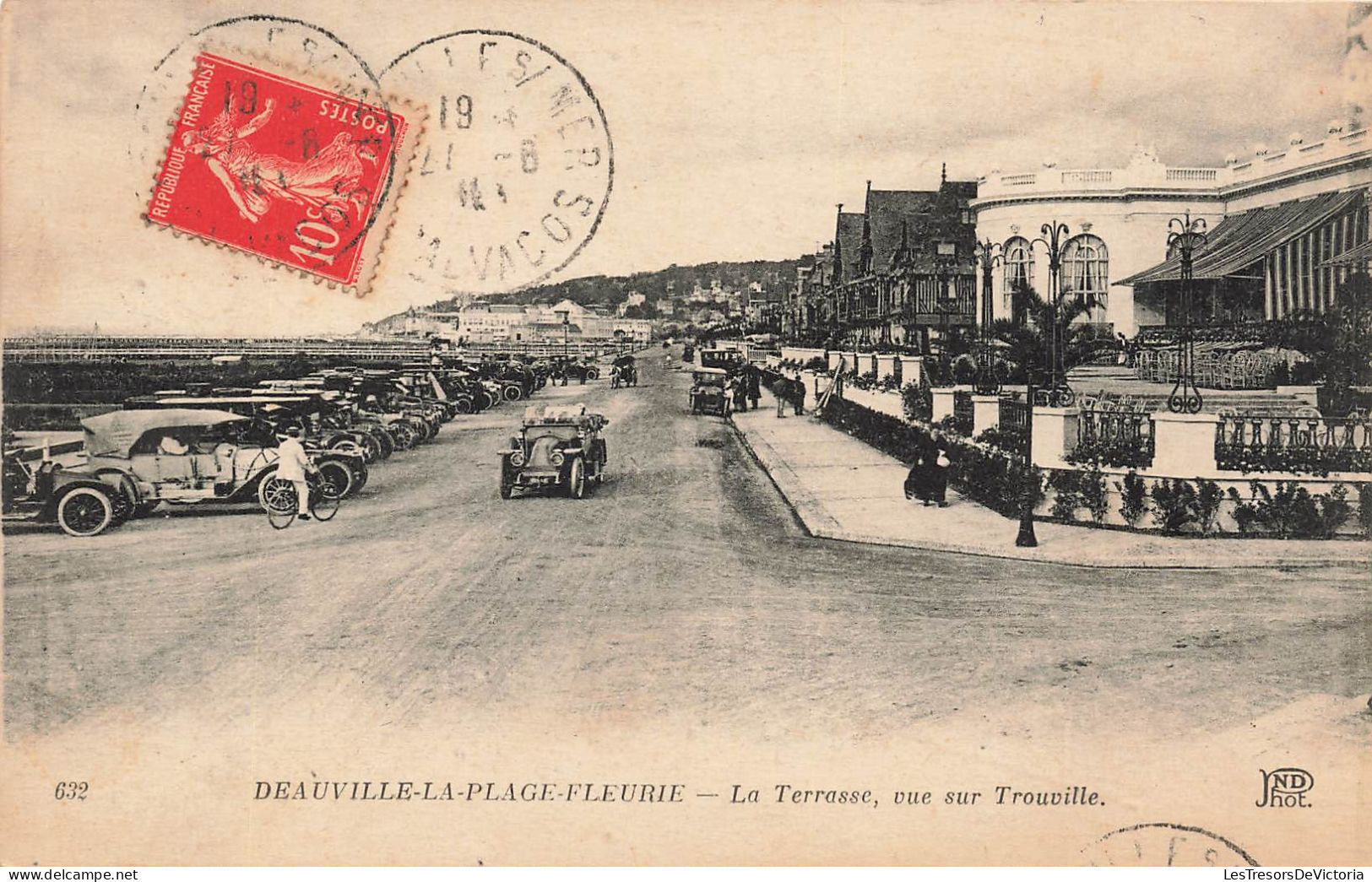 FRANCE - Deauville La Plage Fleurie - La Terrasse Vue Sur Trouville - Carte Postale Ancienne - Deauville