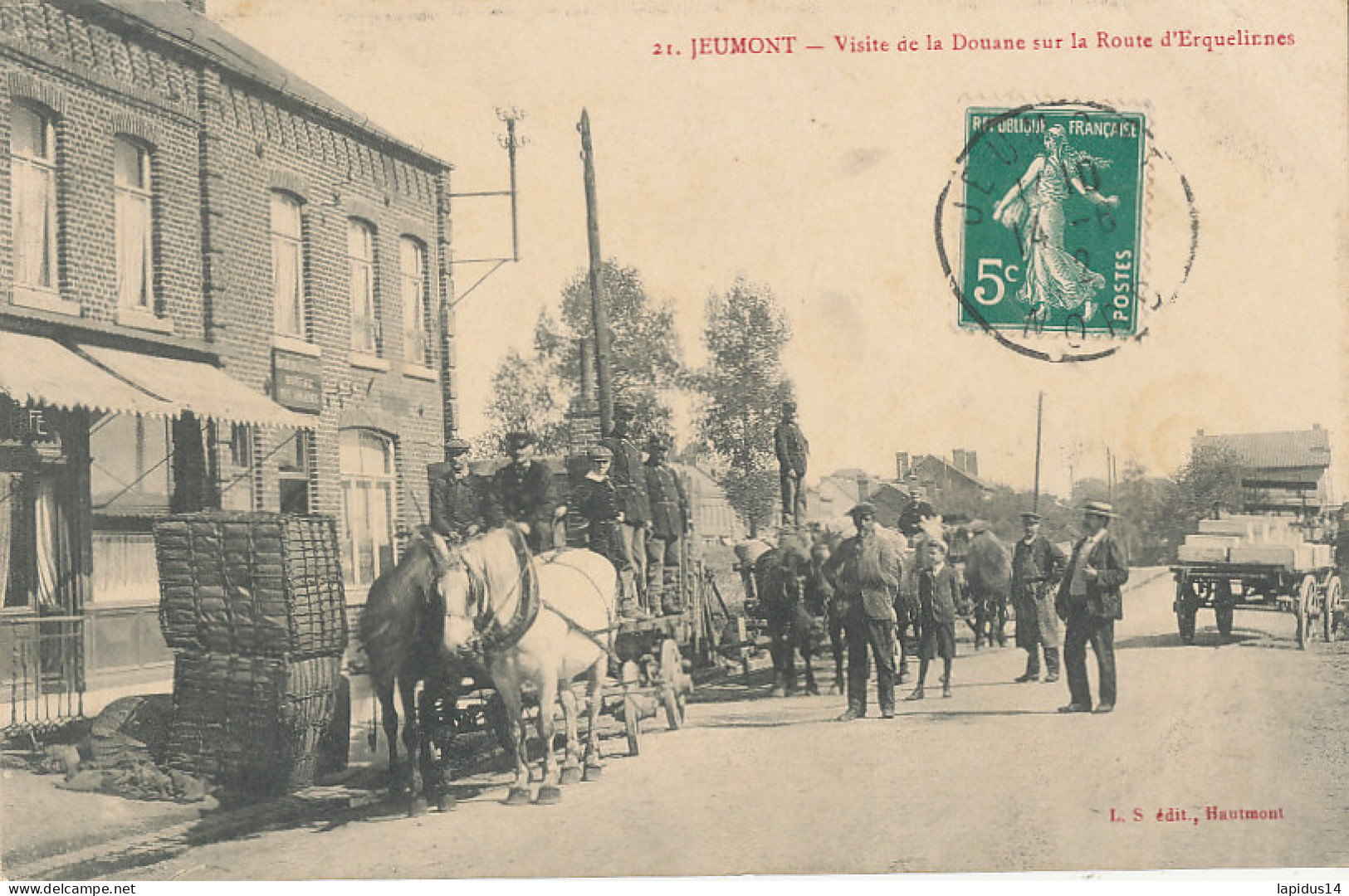 AY 118    C P A  . JEUMONT  ( 59)  VISITE DE LA DOUANE SUR LA ROUTE D'ERQUELIENES - Jeumont