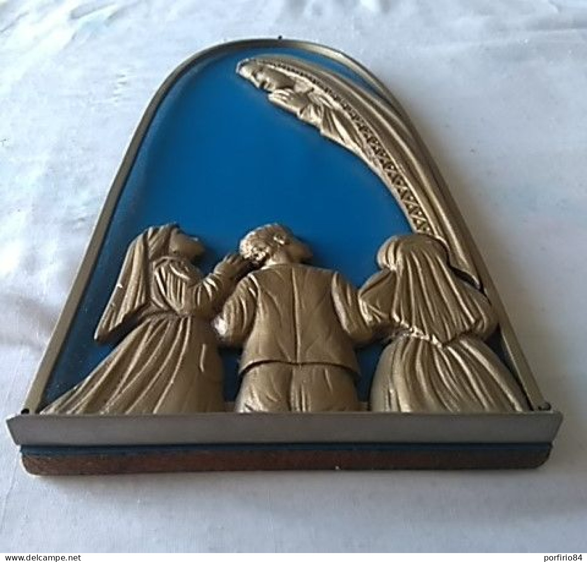 VINTAGE BASSORILIEVO IN OTTONE SU LEGNO MADONNA DI FATIMA PRIMA META' DEL 900 - Religieuze Kunst