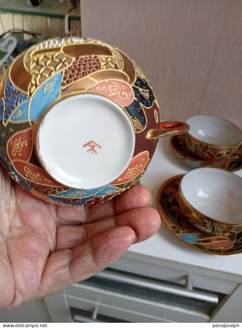 4 Services à thé porcelaine japonais, 4 tasses et 4 sous tasses diamètre 14 cm