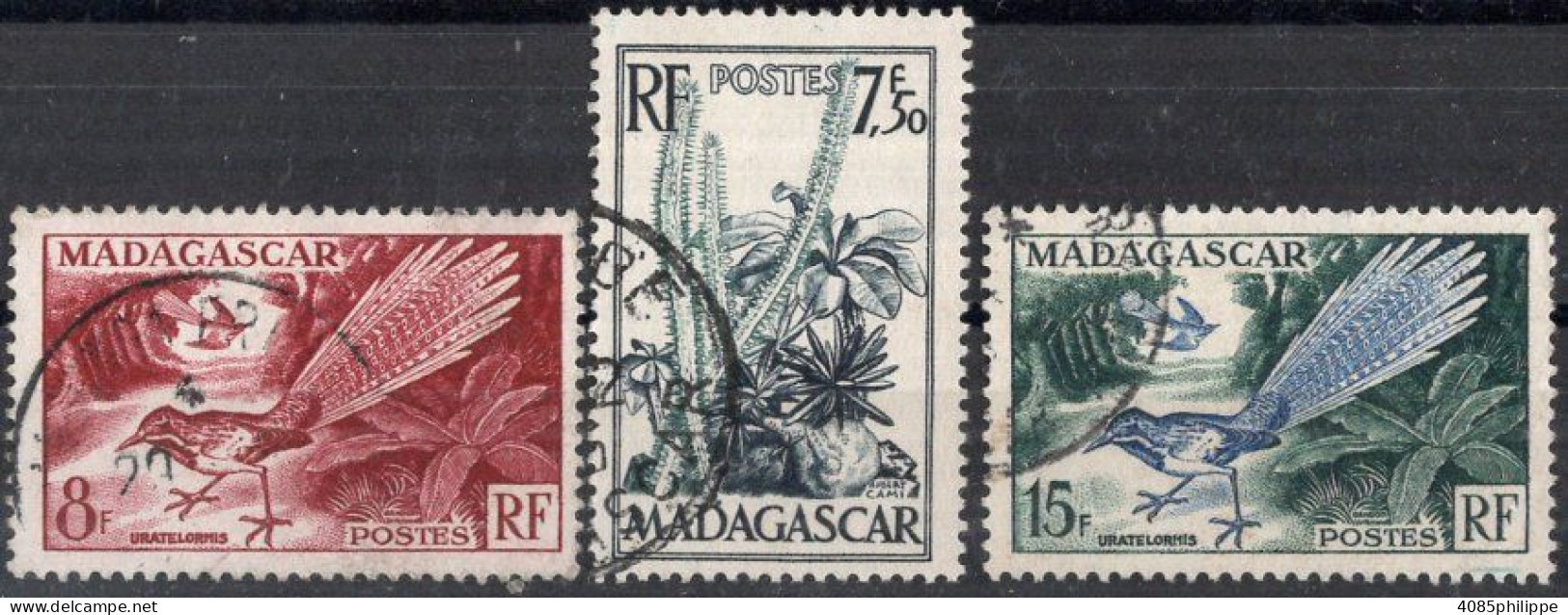 MADAGASCAR Timbres-Poste N° 322 à 324 Oblitérés TB Cote : 2€00 - Usati