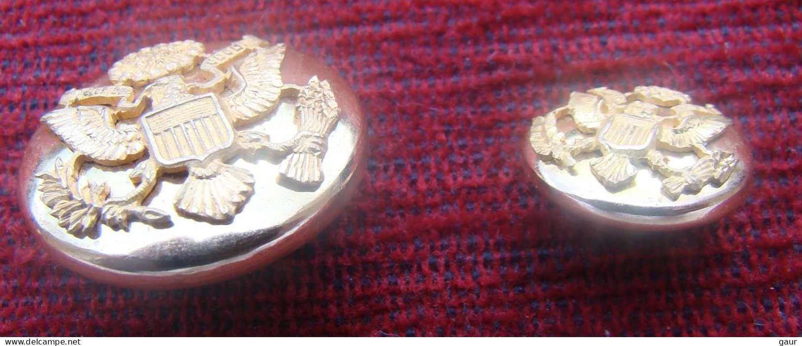 2 BOUTONS ETATS UNIS..Officiers Supérieurs - Buttons