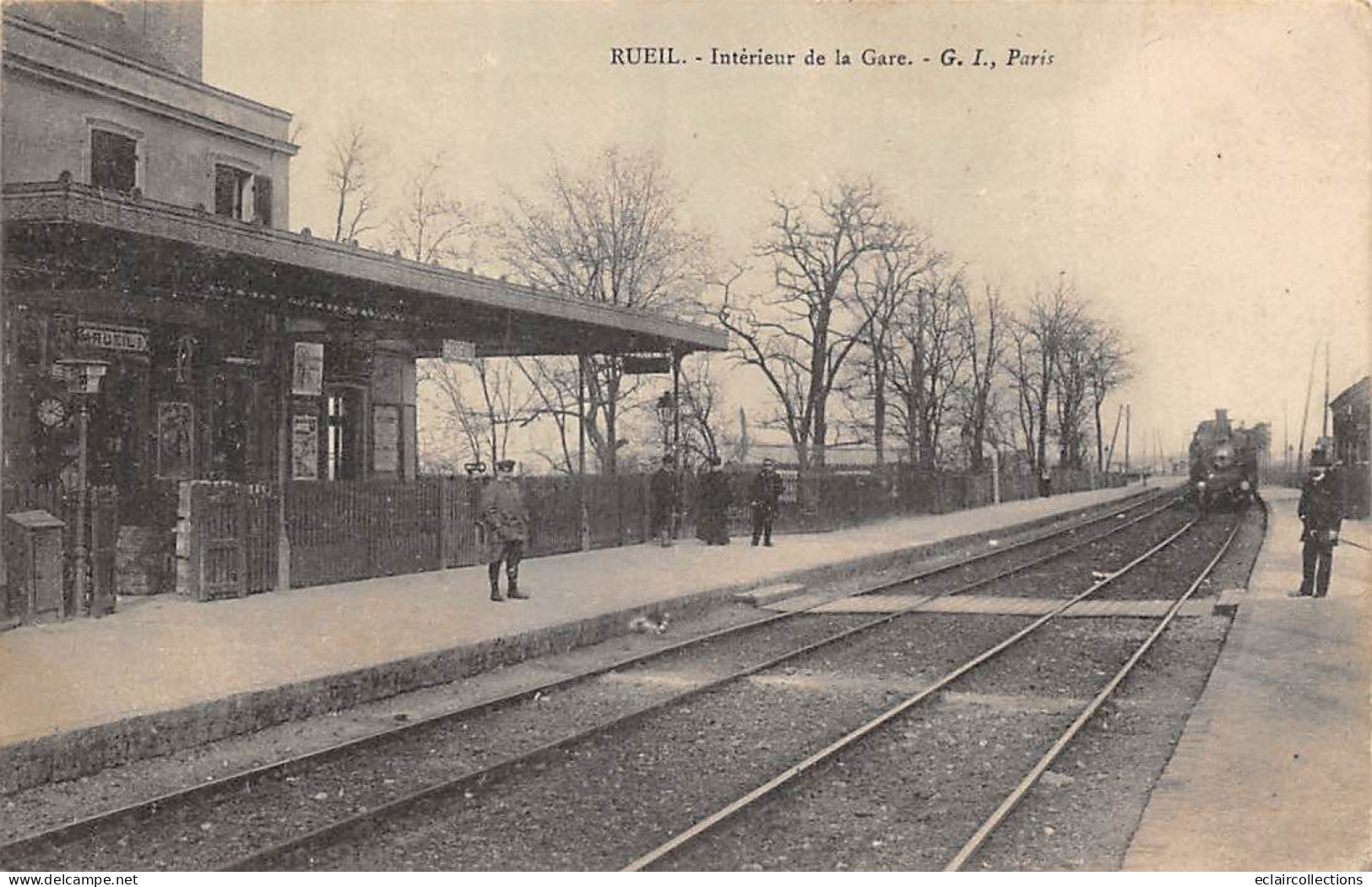 Rueil Malmaison       92       Intérieur De La Gare.  Train.   (voir Scan) - Rueil Malmaison