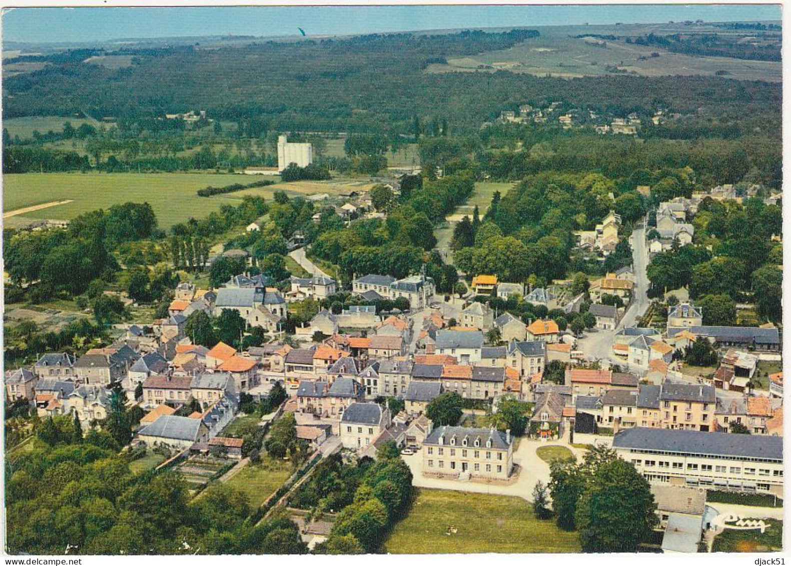51 - JONCHERY-sur-VESLE (Marne) - Vue Aérienne - Le Centre, Le Château - Jonchery-sur-Vesle