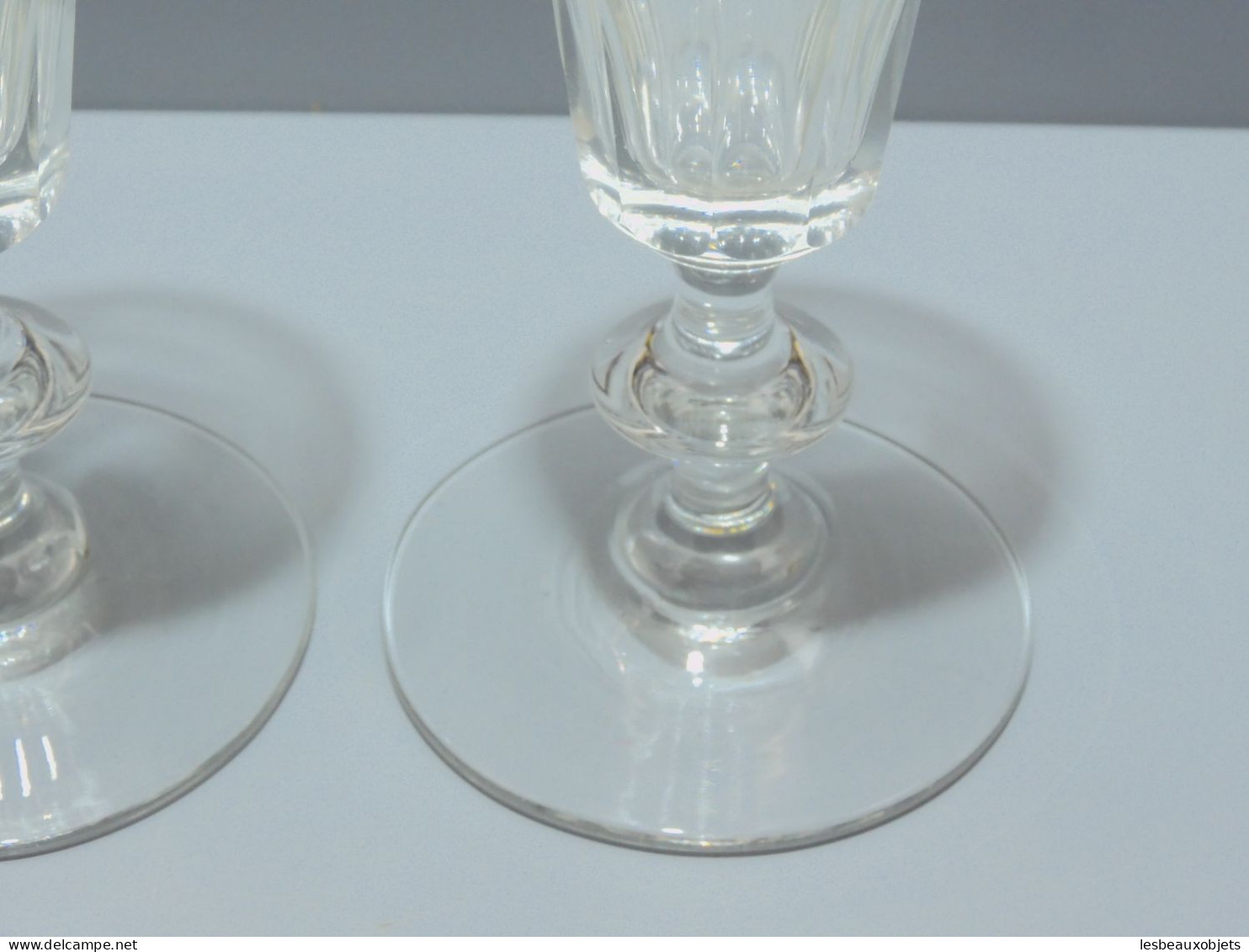 -3 BELLES FLUTES à CHAMPAGNE VERRE Soufflé & Côtes Plates LOUIS PHILIPPE XIX    E - Glas & Kristal