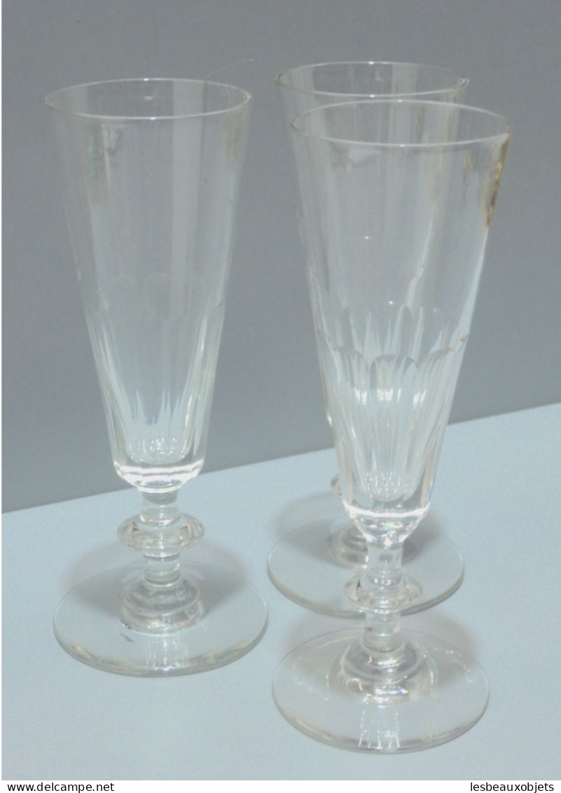 -3 BELLES FLUTES à CHAMPAGNE VERRE soufflé & côtes plates LOUIS PHILIPPE XIX    E