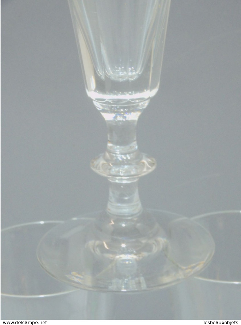 -3 BELLES FLUTES à CHAMPAGNE VERRE soufflé & côtes plates LOUIS PHILIPPE XIX    E