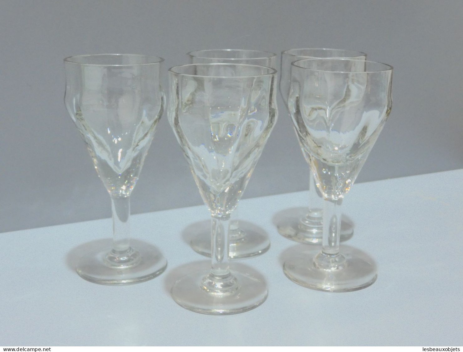 -5 ANCIENS SUPERBES VERRES à PIED De BISTROT FONDS TROMPEURS  Déco Table   E - Glas & Kristal