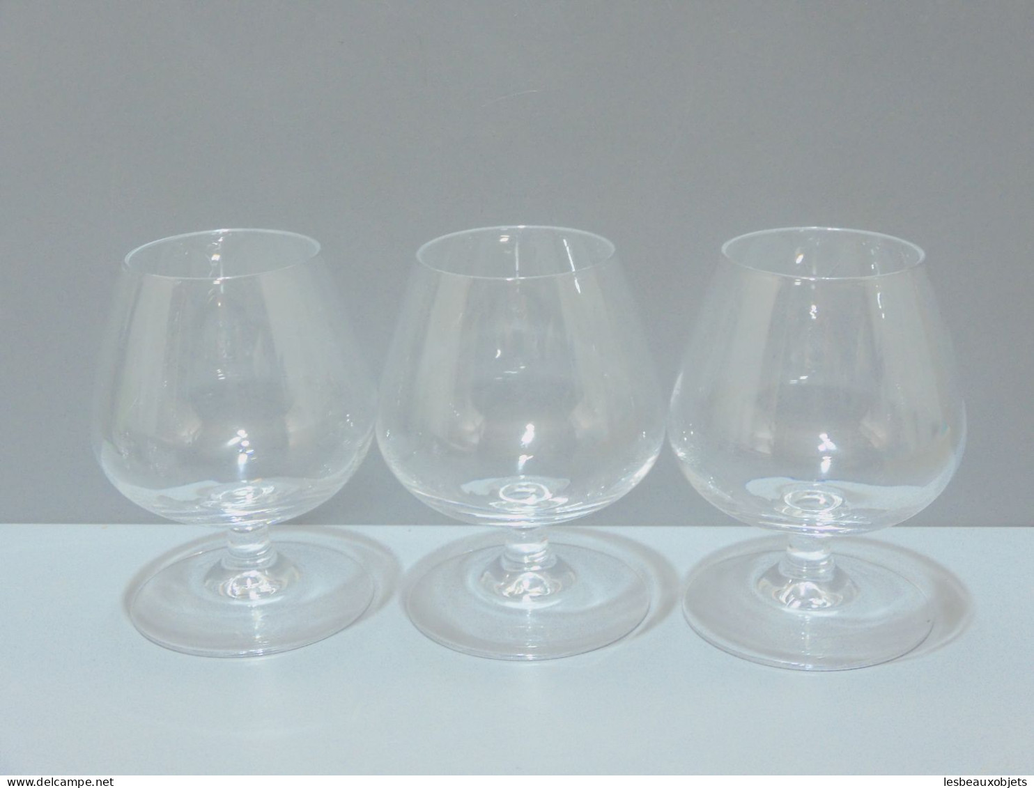 -6 GROS VERRES à COGNAC en CRISTAL sans marque visible VITRINE  TABLE   E