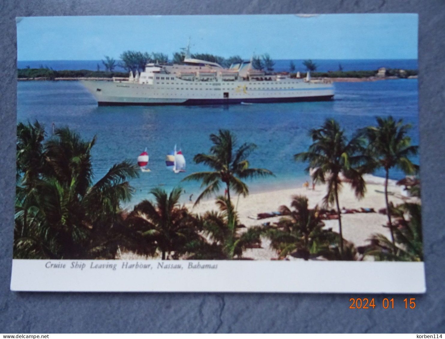 CRUISE SHIP LEAVING HARBOR NASSAU - Bahamas