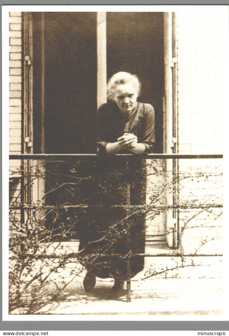 CPM - Marie Curie - Sur Le Balcon De Son Laboratoire - Mujeres Famosas