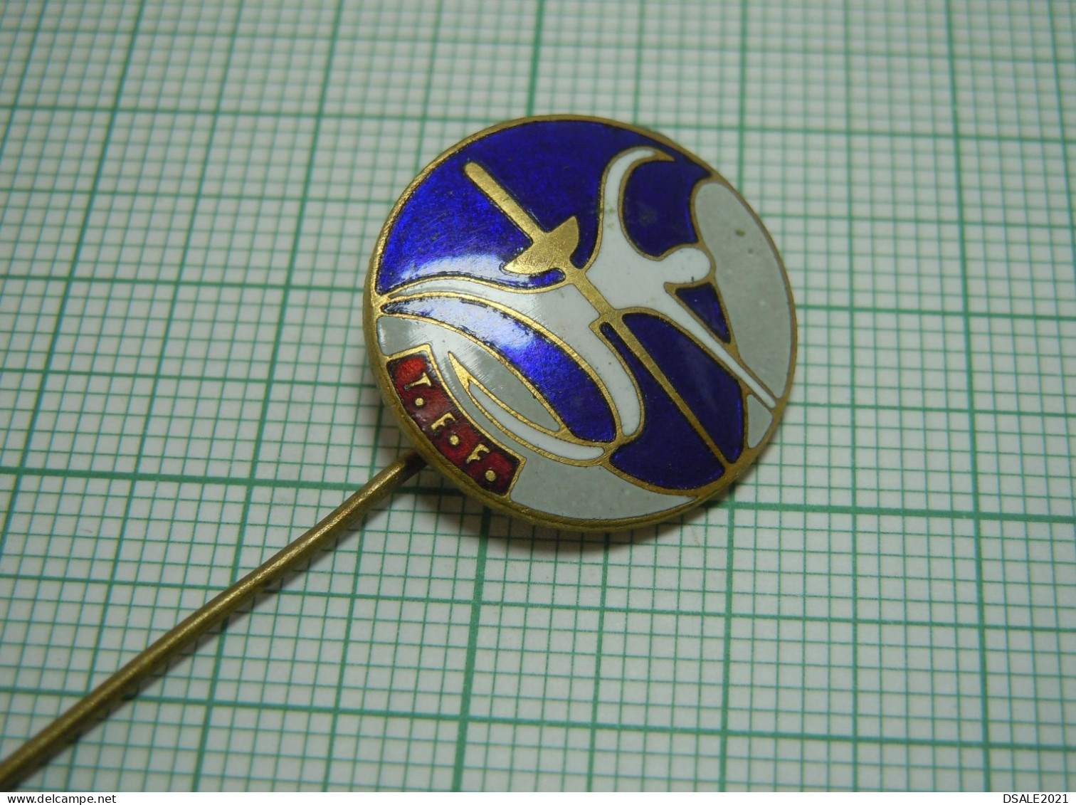 Turkey Turkish Fencing Federation Enamel Vintage Pin Badge, Fechten Abzeichen, T.F.F. Türkiye Eskrim Federasyonu /ds1211 - Fencing