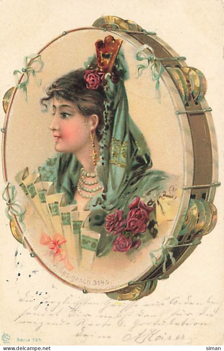 N°24207 - Illustrateur - Jeune Femme Avec Une Coiffure Type Espagnole Tenant Un éventail Dans Un Tambourin - Bottaro