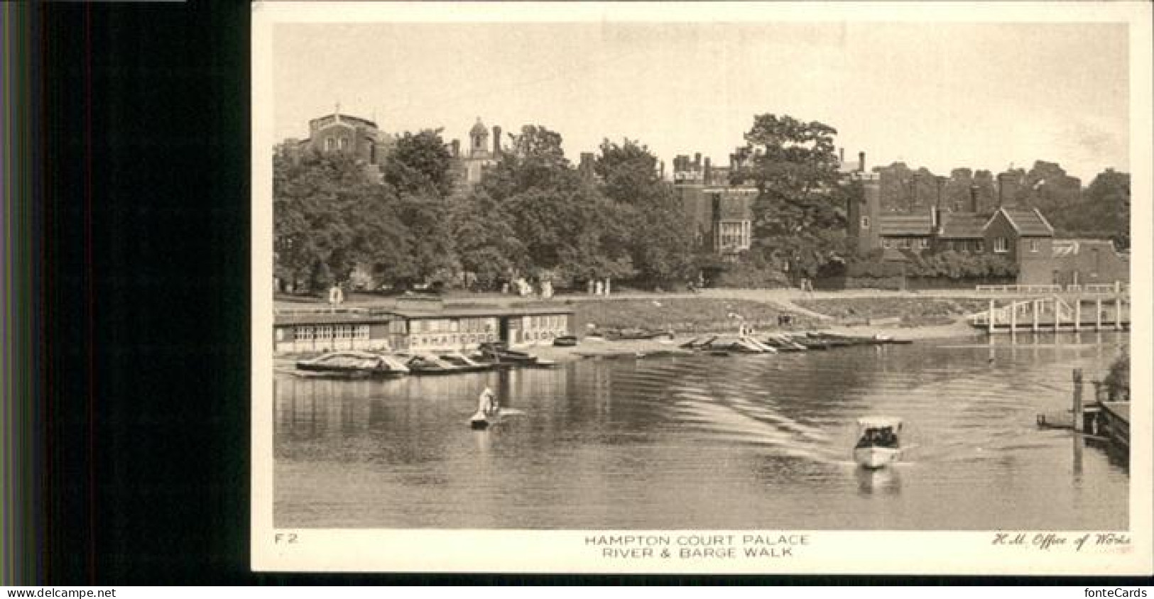 11034124 Hampton Court Palace Boot  Hampton Court - Herefordshire