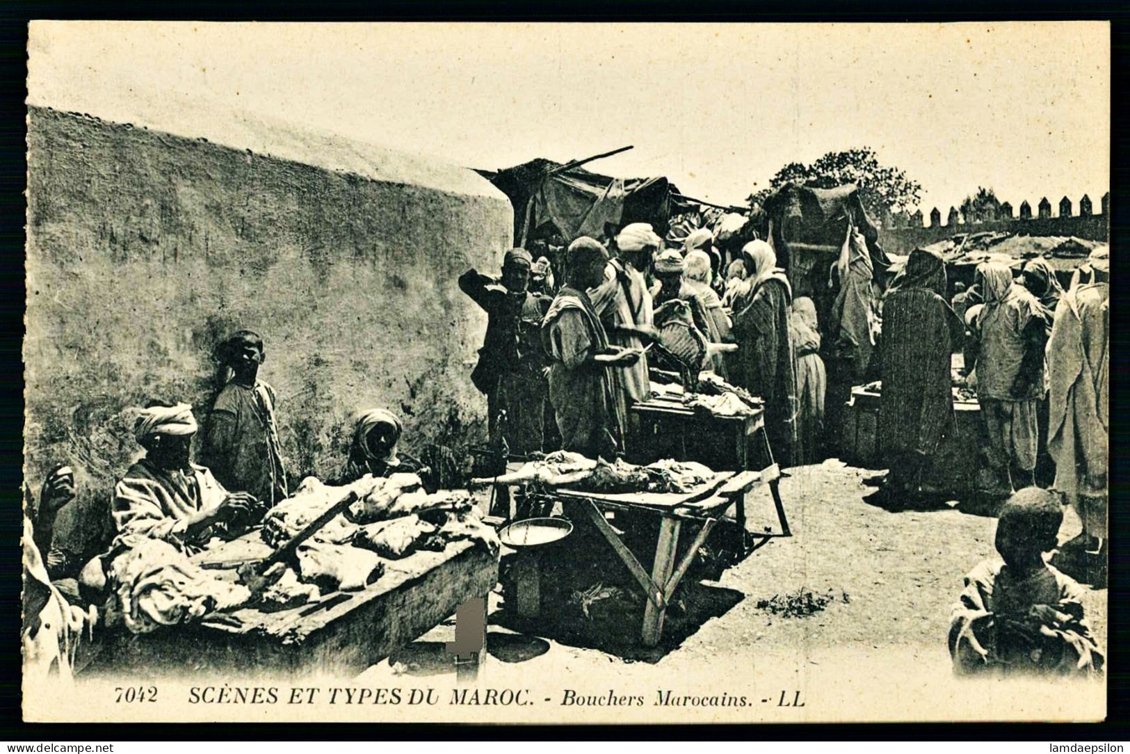 A67  MAROC CPA SCENES ET TYPES - BOUCHERS MAROCAINS - Collections & Lots