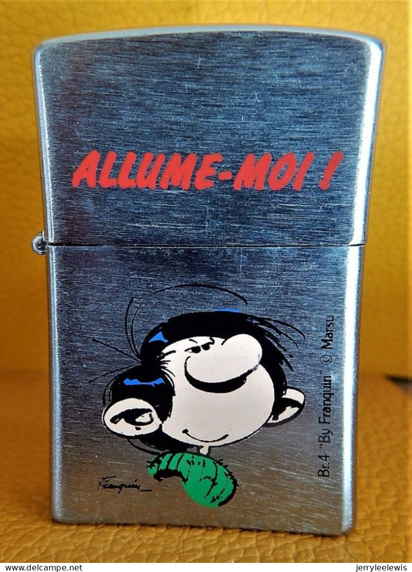 GASTON LAGAFFE -  Briquet à Essence Rechargeable N° 4 " Allume Moi ! "  (5.5 Cm X 3.5 Cm) - Autres & Non Classés