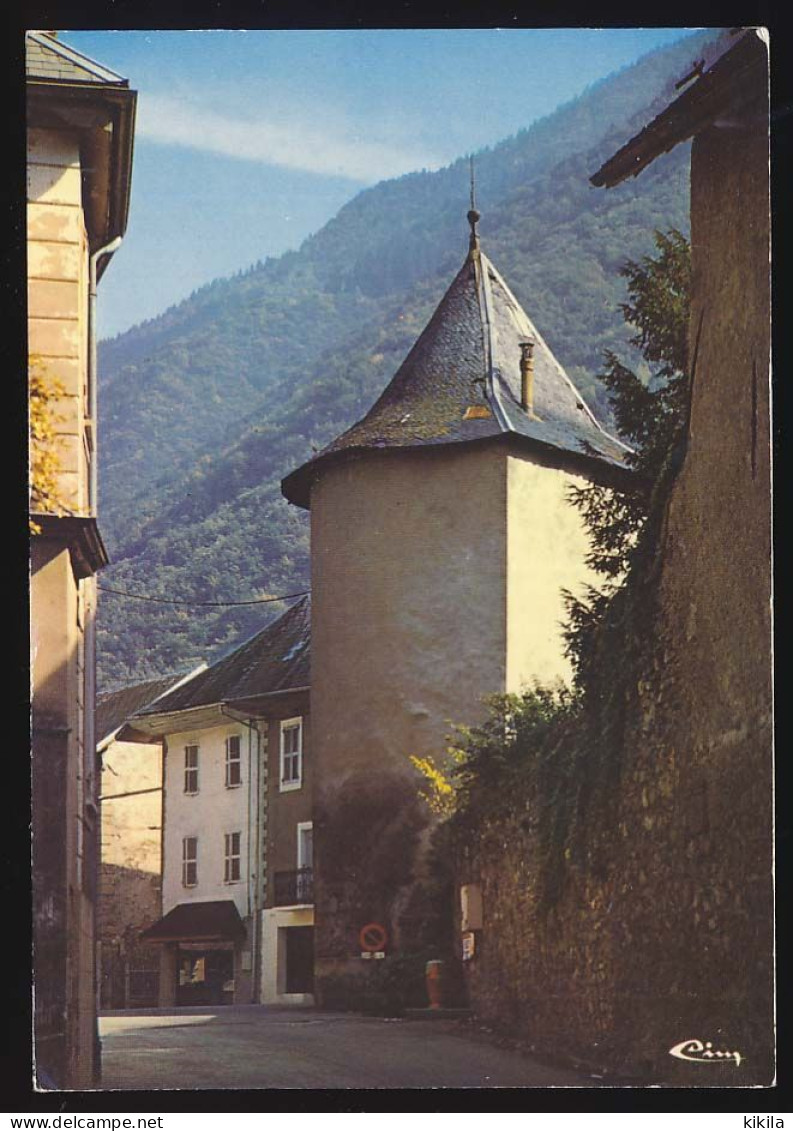 CPSM / CPM 10.5 X 15 Savoie CHAMOUX-sur-CHELON  Une Tour Du Château - Chamoux Sur Gelon