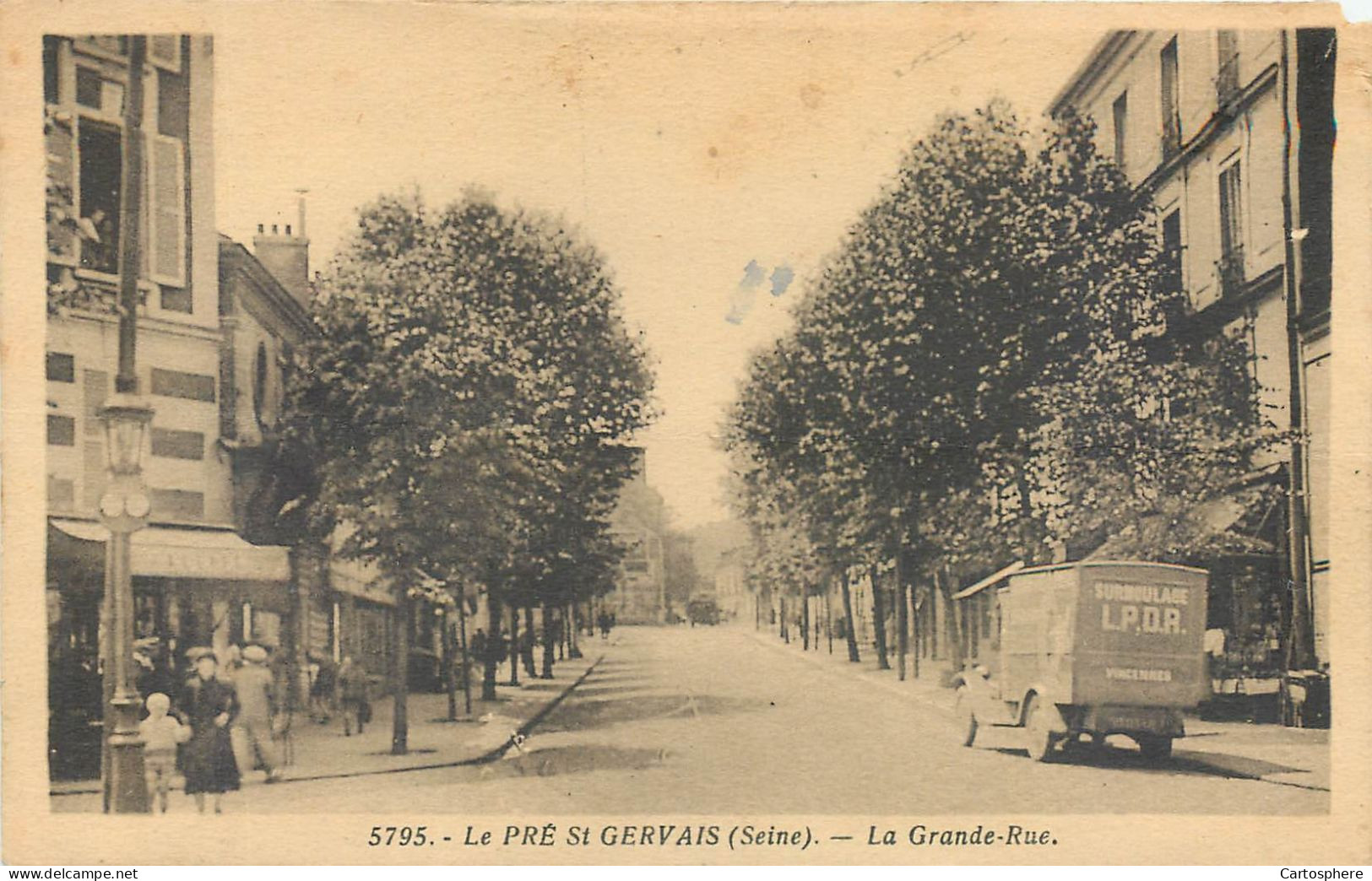 CPA 93 Seine Saint Denis > Le Pre Saint Gervais  - La Grande Rue Etat : Petit Manque Coin Sup. Droit - Le Pre Saint Gervais