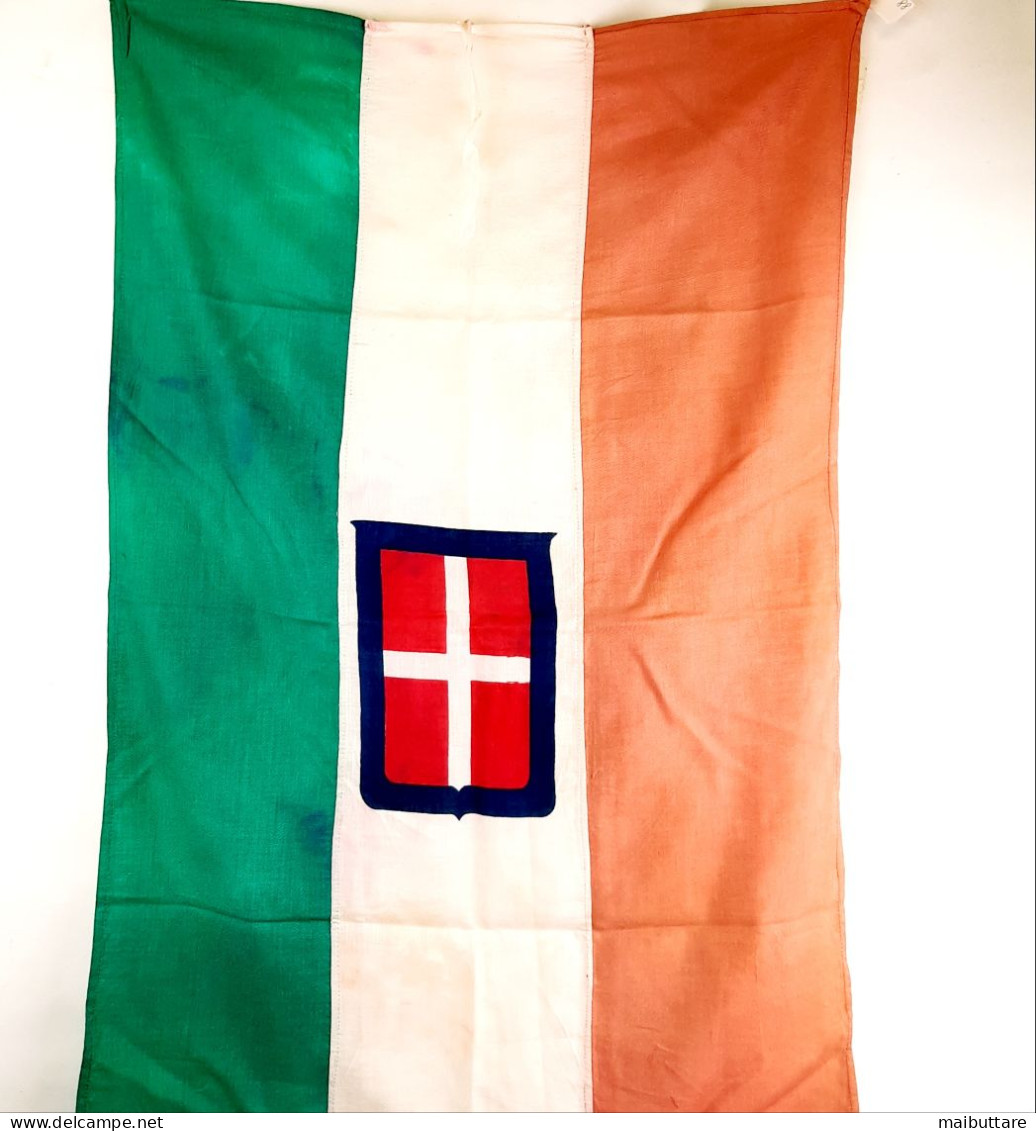 Bandiera Con Stemma Sabaudo Stampato In Cotone Originale - Vlaggen