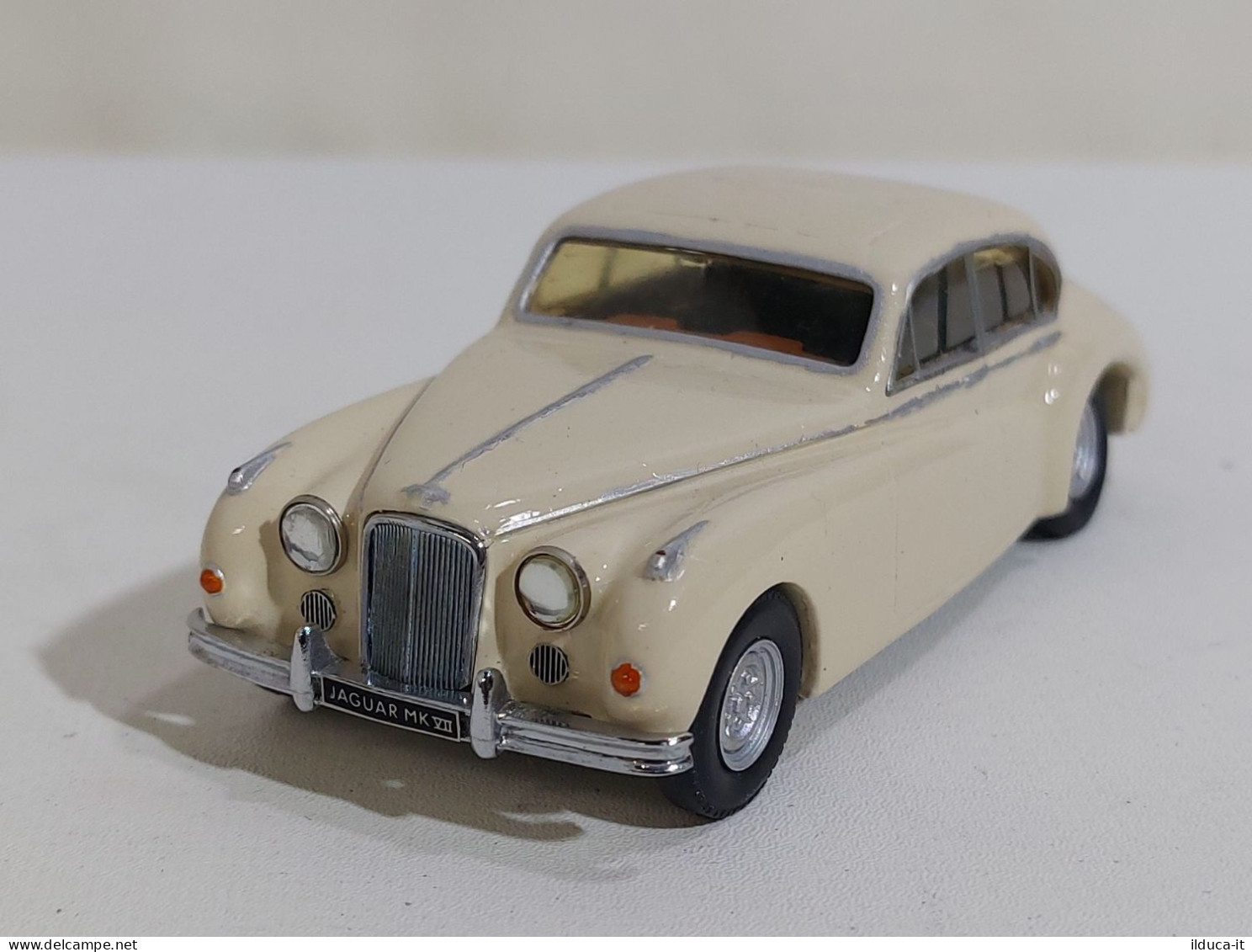 59262 PROVENCE MOULAGE 1/43 - Jaguar Mk VII Touring Car 1953 - Solido