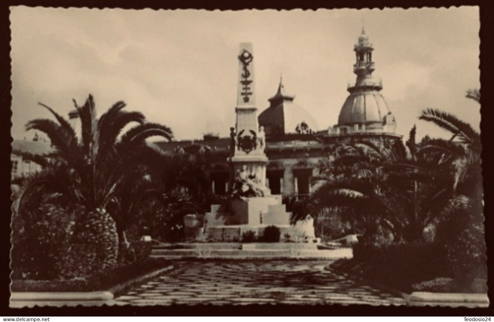 Cartagena. Monumento Héroes De Cavite, Al Fondo Ayuntamiento. - Murcia