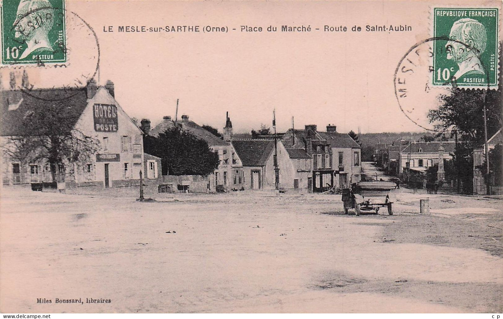 Le Mesle Sur Sarthe - Place Du Marché - Route De Saint Aubin  - CPA °J - Le Mêle-sur-Sarthe