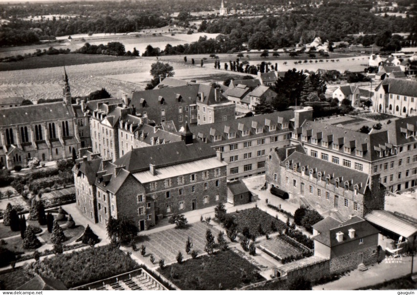 CPSM - CRÉHEN - Communauté De La Divine Providence - Vue Gale De La Maison Mère .. En Avion Au Dessus - Edition Lapie - Plancoët