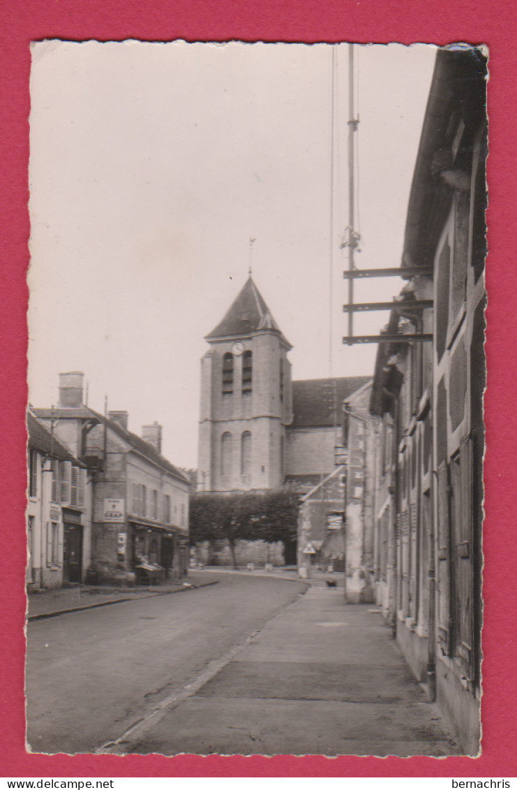 GOUVIEUX    L'église           60 - Gouvieux