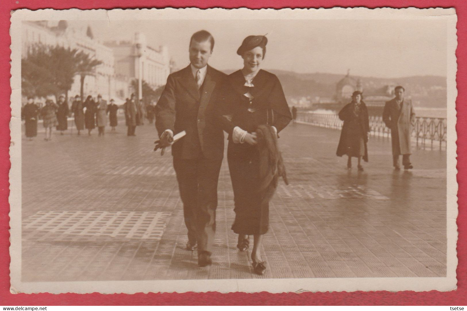 Nice - Couple En Balade Sur La Promenade Des Anglais / 25 Décembre 1935 ( Voir Verso ) - Plazas