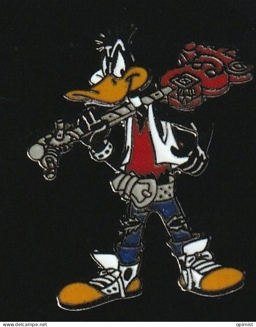 77500-Pin's. Daffy Duck. Signé Démons Et Merveilles. - Kino