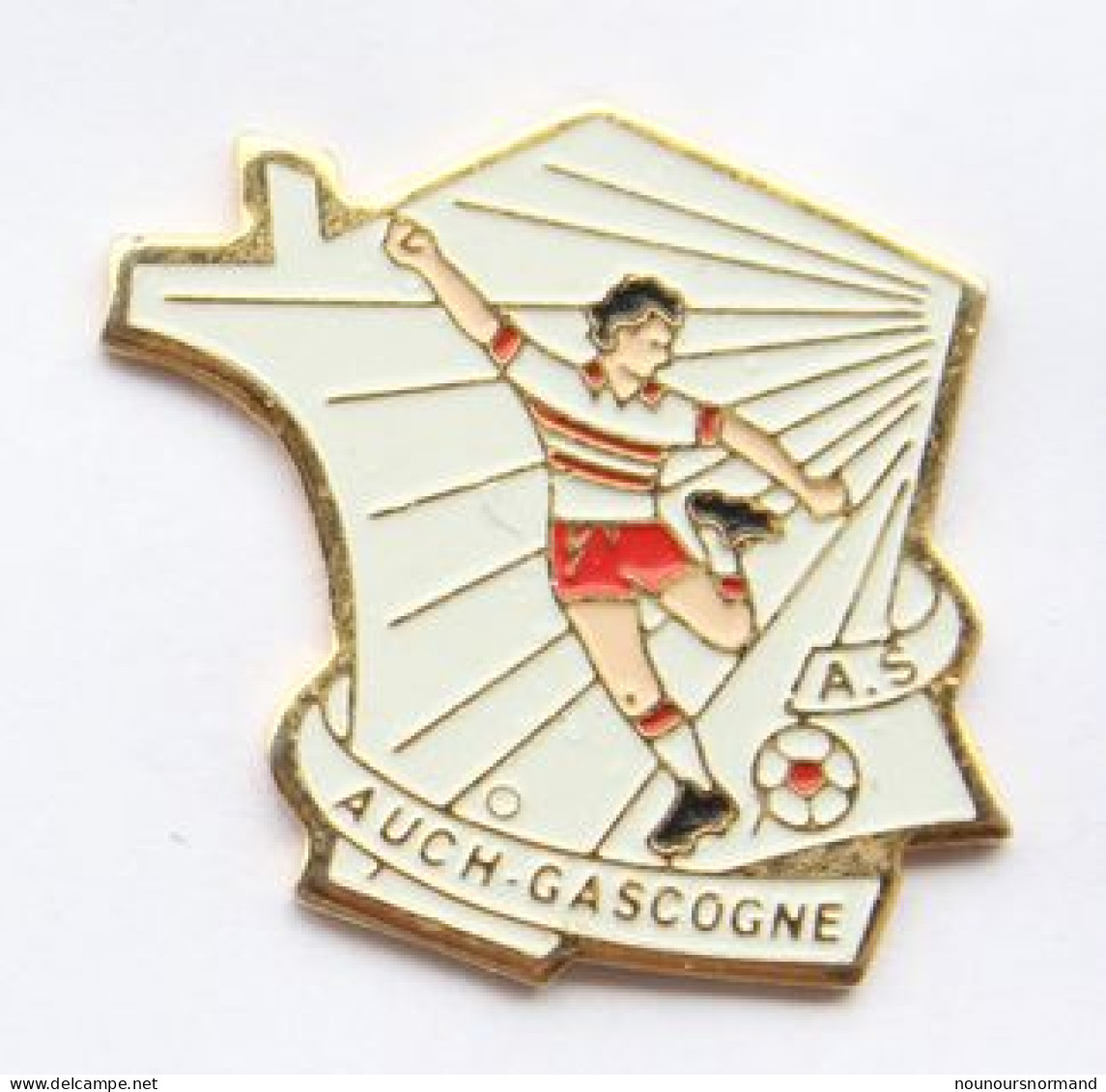 Pin's A.S AUCH GASCOGNE - Footballeur Sur Carte De France - N018 - Football