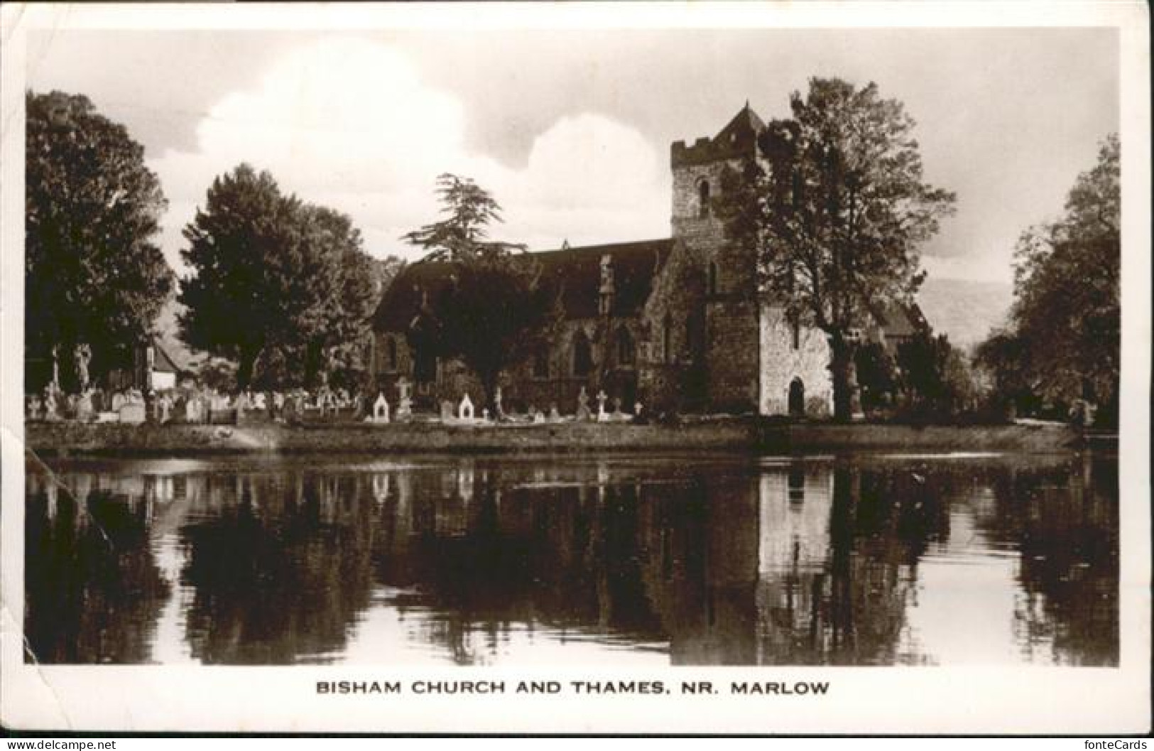 10927925 Marlow Wycombe Marlow Bisham Church And Thames X Wycombe - Buckinghamshire