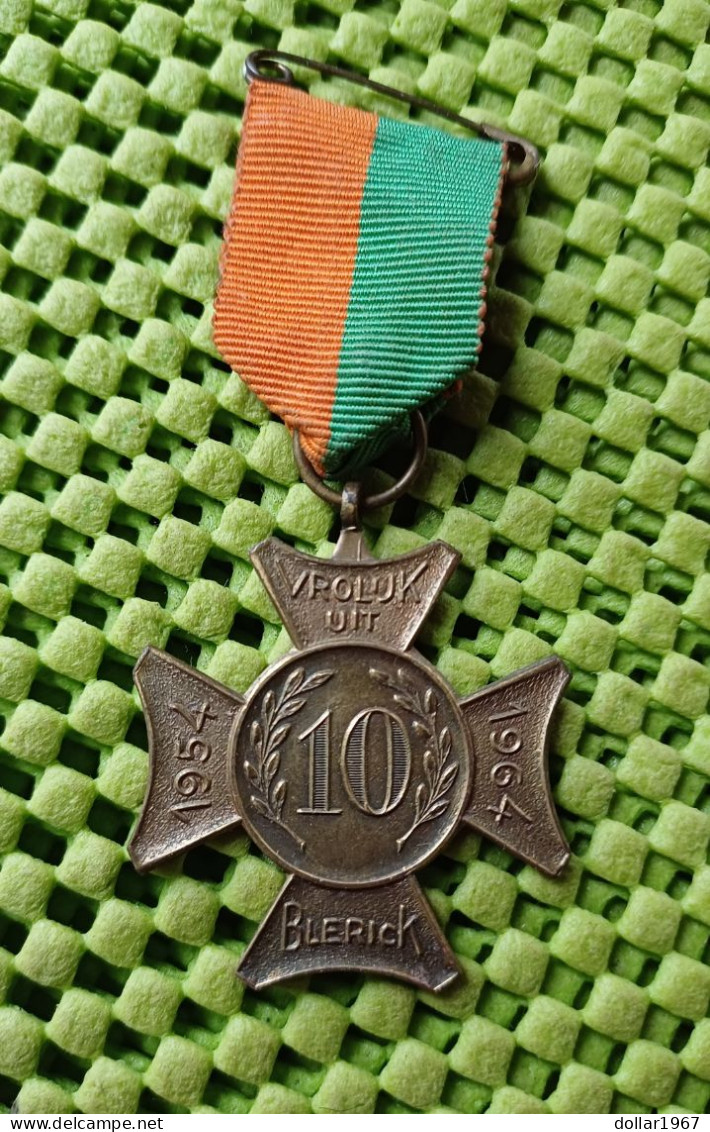 1 X Medaille  - Vrolijk Uit Blerick , 10 Jaar 1954-1964 , Venlo  Nederland  -  Original Foto  !! - Altri & Non Classificati